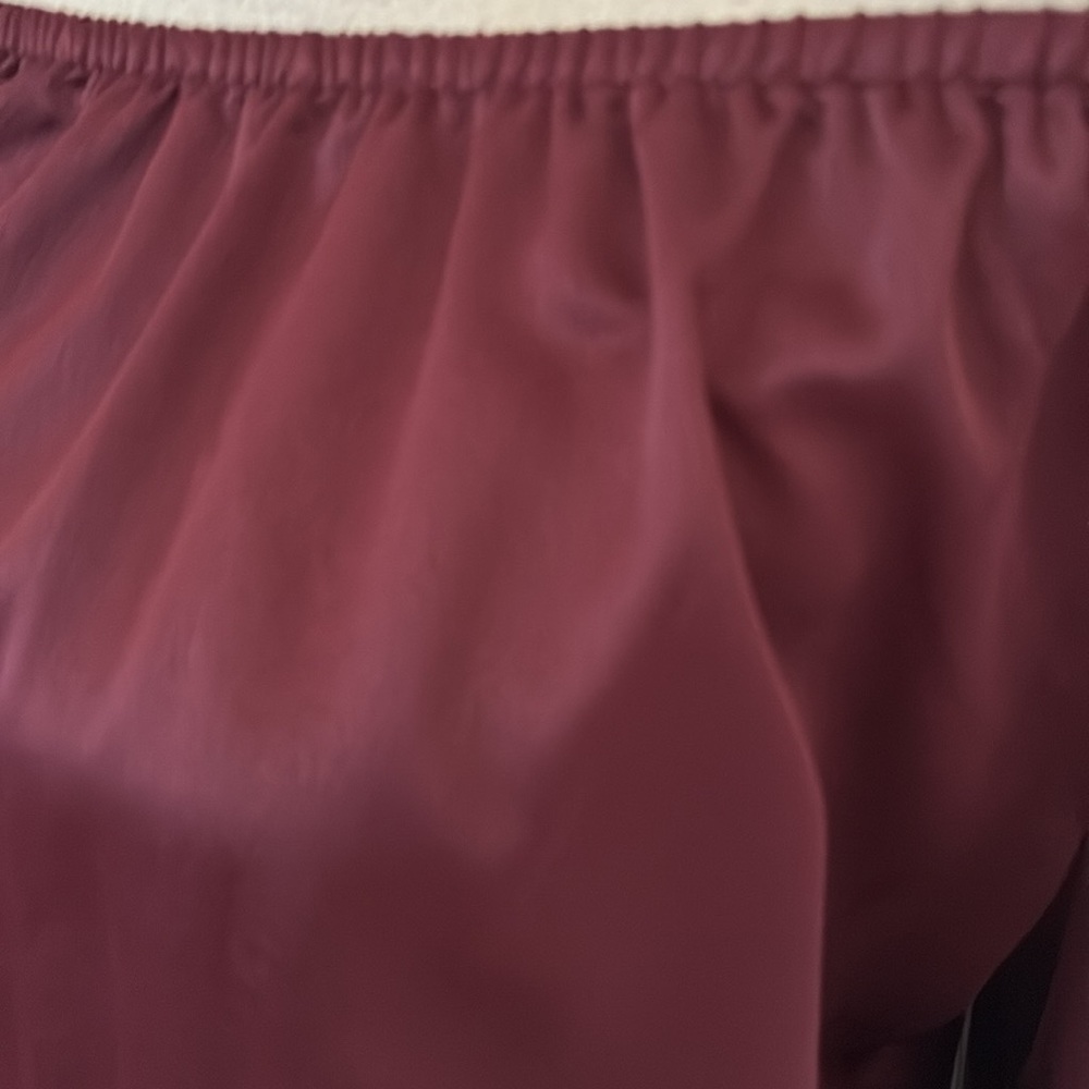 Vince Camuto Off-Shoulder Tie-Hem Blouse in Burgundy - Picture 3 of 7